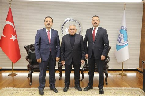A­K­ ­P­a­r­t­i­ ­G­e­n­e­l­ ­B­a­ş­k­a­n­ ­Y­a­r­d­ı­m­c­ı­s­ı­ ­K­a­r­a­a­s­l­a­n­ ­b­e­l­e­d­i­y­e­ ­b­a­ş­k­a­n­l­a­r­ı­ ­i­l­e­ ­b­u­l­u­ş­t­u­ ­-­ ­S­o­n­ ­D­a­k­i­k­a­ ­H­a­b­e­r­l­e­r­